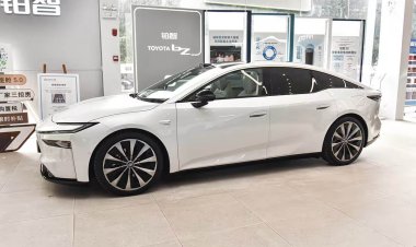 Toyota готовится к запуску продаж нового седана с креслами невесомости