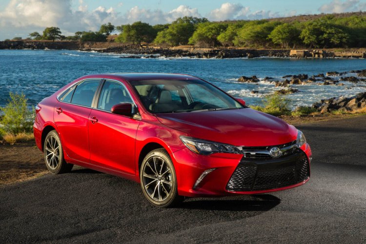 Toyota, BMW и Mercedes нарастили продажи в России