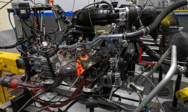 Nissan показал на видео, как мотор раскаляется в автопутешествии