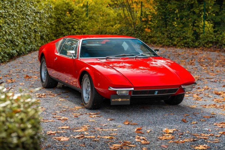 Во Владивостоке появился в продаже раритетный суперкар De Tomaso Pantera