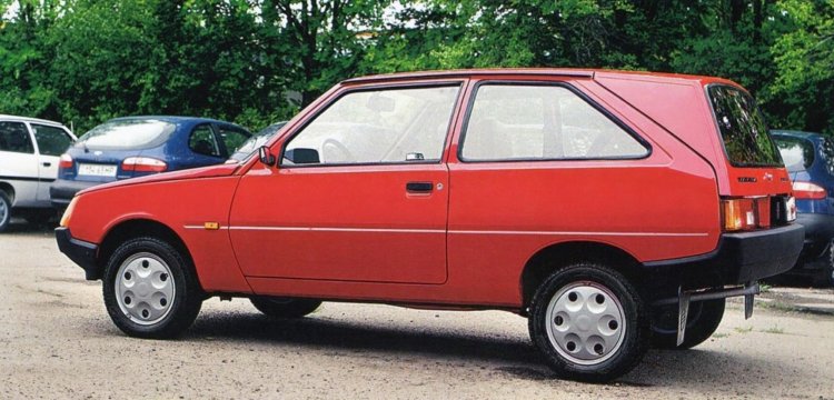 В Симферополе выставили на продажу «Таврию» с особым грузопассажирским кузовом