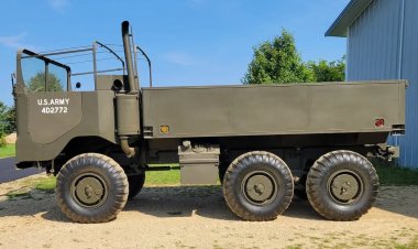 На аукцион выставили прототип военного грузовика Ford с гребным винтом и алюминиевым кузовом