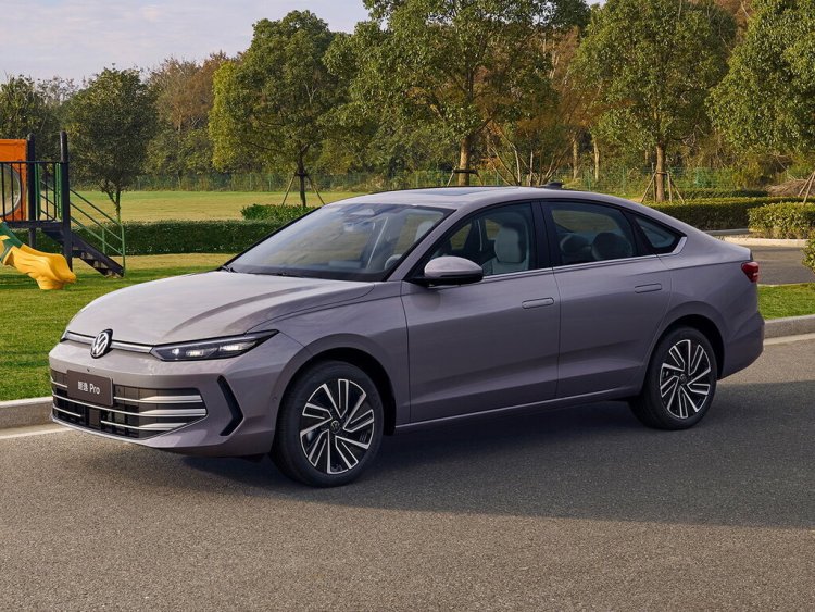 Motor перечислил 8 новых иномарок по цене Lada Vesta