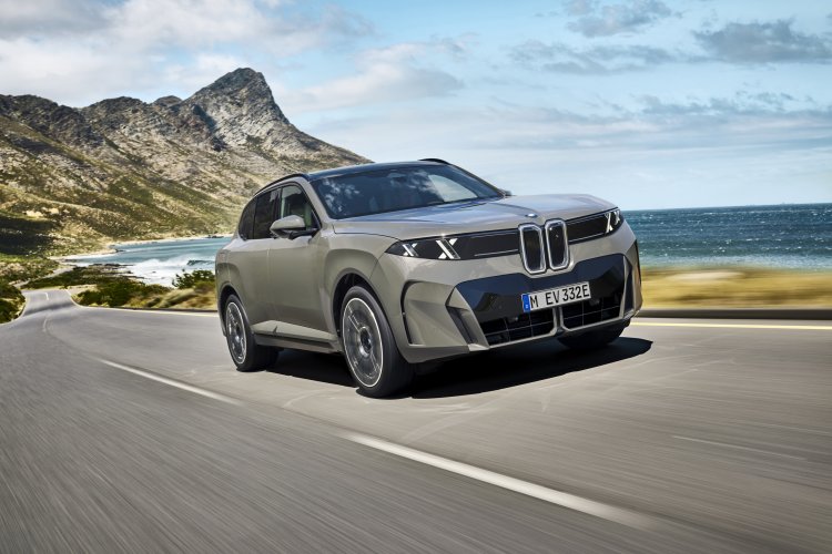 BMW научила новый X5 открывать двери по приказу водителя