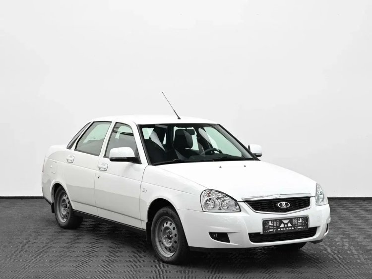 Lada Priora без пробега оценили в 3,5 млн рублей